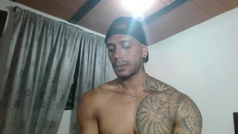 Snapshot of manolofitt chatting on 28, 10, 2025 Manolo online show from 28, 10, 2025