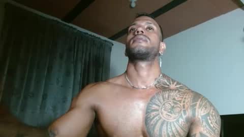 Snapshot of manolofitt chatting on 2, 11, 2025 Manolo online show from 2, 11, 2025