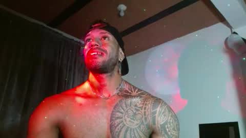 Snapshot of manolofitt chatting on 3, 11, 2025 Manolo online show from 3, 11, 2025