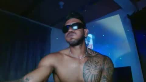 Snapshot of manolofitt chatting on 4, 11, 2025 Manolo online show from 4, 11, 2025