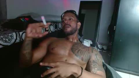 Snapshot of manolofitt chatting on 10, 11, 2025 Manolo online show from 10, 11, 2025