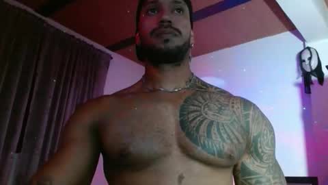 Snapshot of manolofitt chatting on 25, 11, 2025 Manolo online show from 25, 11, 2025