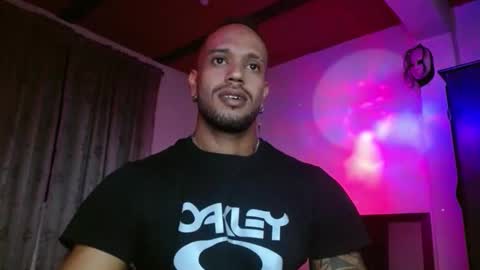 Snapshot of manolofitt chatting on 30, 11, 2025 Manolo online show from 30, 11, 2025