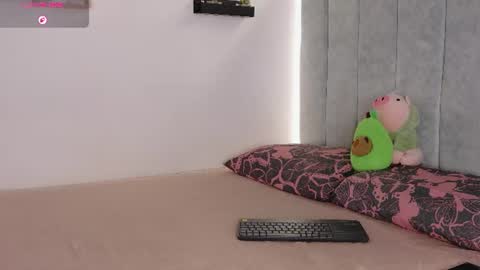 Snapshot of manu_montoya_ chatting on 2, 7, 2026 Manu online show from 2, 7, 2026