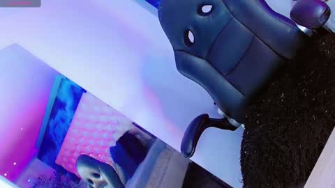 Manuela Kingsley online show from 16, 2, 2025