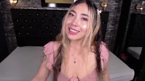 Manuela  online show from 6, 11, 2025