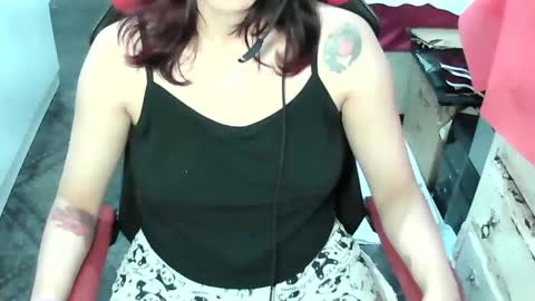 Snapshot of manuescarlate13 chatting on 16, 12, 2025 Manu Escarlate online show from 16, 12, 2025