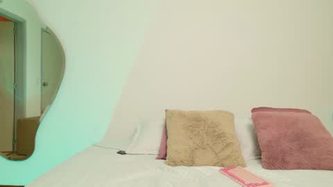     online show from 12, 12, 2024