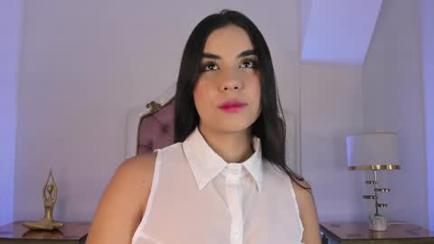 Snapshot of mara_betancurt chatting on 6, 10, 2025 Mara online show from 6, 10, 2025