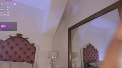 Snapshot of mara_betancurt chatting on 24, 10, 2025 Mara online show from 24, 10, 2025