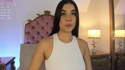 Snapshot of mara_betancurt chatting on 12, 11, 2025 Mara online show from 12, 11, 2025