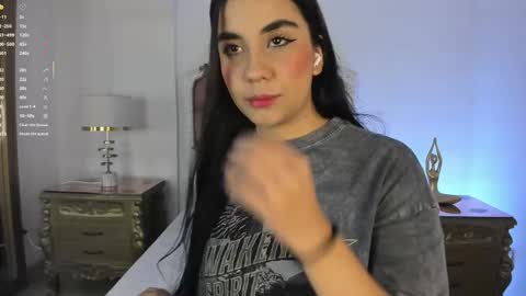 Snapshot of mara_betancurt chatting on 19, 12, 2025 Mara online show from 19, 12, 2025