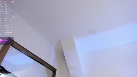 Snapshot of mara_betancurt chatting on 20, 12, 2025 Mara online show from 20, 12, 2025