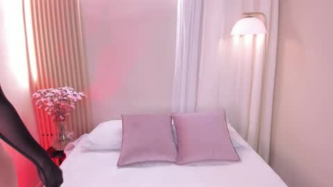 Snapshot of mara_brooks chatting on 2, 12, 2025 Mara online show from 2, 12, 2025