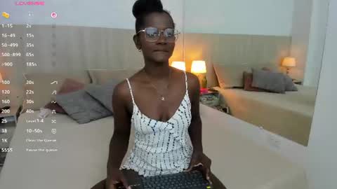 Snapshot of mara_sinclair chatting on 13, 7, 2026 Mara Sinclair online show from 13, 7, 2026