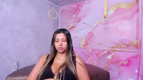 Snapshot of maraluna_ chatting on 22, 4, 2026 Maraluna online show from 22, 4, 2026