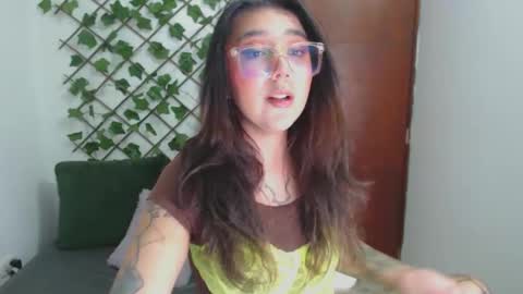 Snapshot of marce_bunny chatting on 15, 9, 2025 Marcela online show from 15, 9, 2025