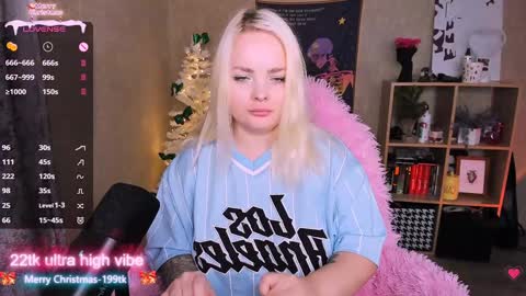 Snapshot of marcelinepeach chatting on 21, 12, 2024 Sara online show from 21, 12, 2024