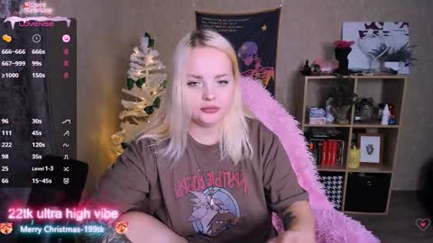Snapshot of marcelinepeach chatting on 28, 12, 2024 Sara online show from 28, 12, 2024