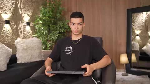 Snapshot of marcoyethan chatting on 9, 10, 2025 Marco and Ethan online show from 9, 10, 2025