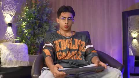 Snapshot of marcoyethan chatting on 7, 11, 2025 Marco and Ethan online show from 7, 11, 2025