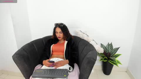 marfilastrom online show from 5, 2, 2025