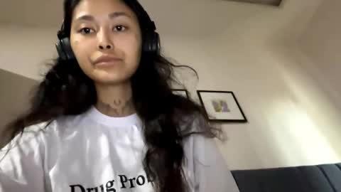 Sandra online show from 9, 4, 2026