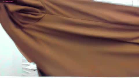 Snapshot of margobloom chatting on 17, 12, 2025 Margo online show from 17, 12, 2025