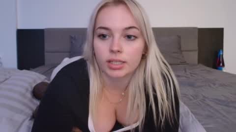 Snapshot of margot_robbie7 chatting on 16, 9, 2025 margot_robbie7 online show from 16, 9, 2025
