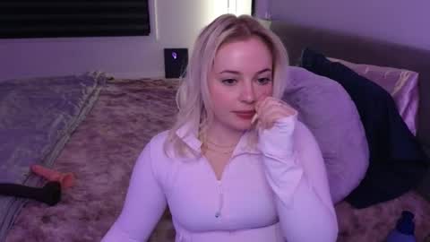 margot_robbie7 online show from 6, 1, 2026