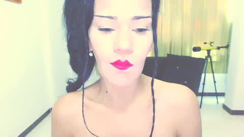 Snapshot of mari4you69 chatting on 10, 9, 2025 mari4you69 online show from 10, 9, 2025