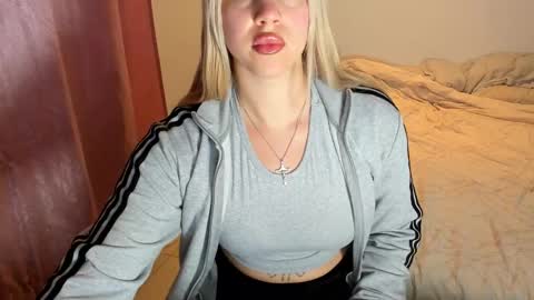 Snapshot of maria_mad chatting on 16, 11, 2025 Itslablonde online show from 16, 11, 2025