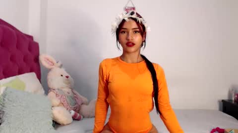 Giselle Mara  online show from 5, 11, 2025