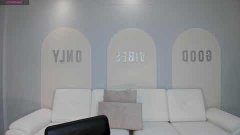 MARIA HERRERA  online show from 7, 12, 2024