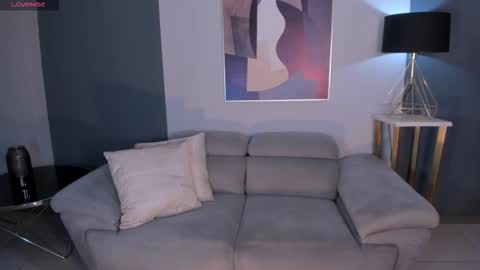 MARIA HERRERA  online show from 27, 2, 2026