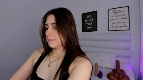 Snapshot of mariam_scott18 chatting on 5, 2, 2025 Mariam online show from 5, 2, 2025