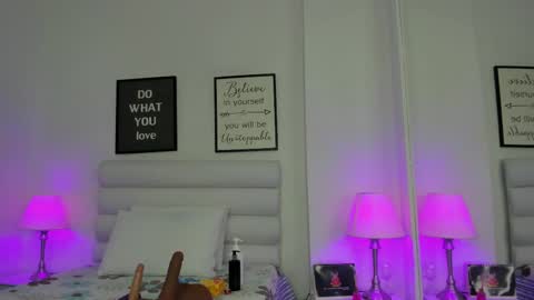 Snapshot of mariam_scott18 chatting on 4, 3, 2025 Mariam online show from 4, 3, 2025