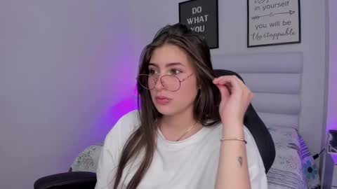 Snapshot of mariam_scott18 chatting on 4, 3, 2025 Mariam online show from 4, 3, 2025