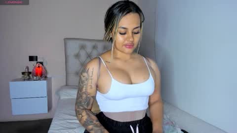 Mariana Roe online show from 19, 11, 2025