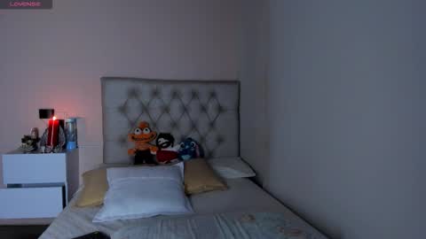 Mariana Roe online show from 24, 11, 2025