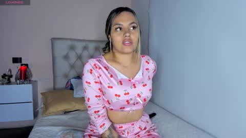 Mariana Roe online show from 26, 11, 2025