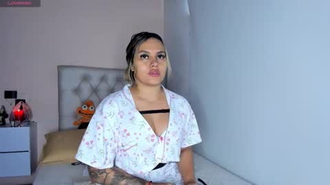 Mariana Roe online show from 30, 11, 2025