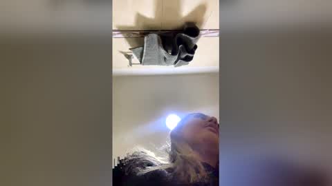 Mariana Roe online show from 7, 1, 2026