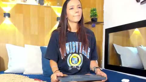 Mariana Angel online show from 13, 10, 2025