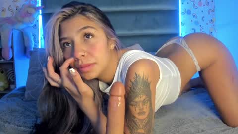 Snapshot of mariana_babe_ chatting on 2, 12, 2024 mariana_babe_ online show from 2, 12, 2024