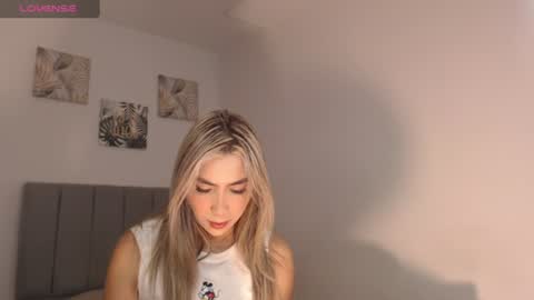 Snapshot of mariana_es chatting on 12, 6, 2026 Mariana online show from 12, 6, 2026