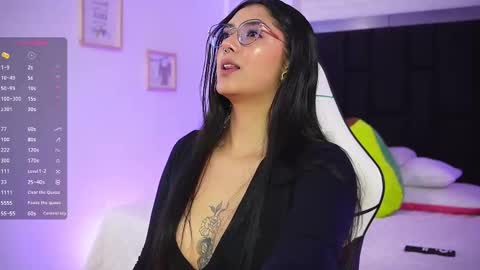 Snapshot of mariana_monroe04 chatting on 8, 9, 2025 Mariana online show from 8, 9, 2025