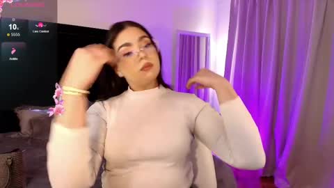 Snapshot of mariana_owen chatting on 9, 5, 2026 online show from 9, 5, 2026
