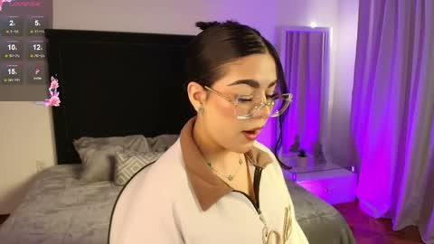Snapshot of mariana_owen chatting on 6, 6, 2026 online show from 6, 6, 2026