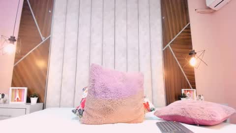 Mariana  online show from 27, 11, 2025